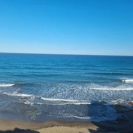 Cerca De La Playa *