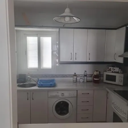 Cerca De La Playa אלמריה